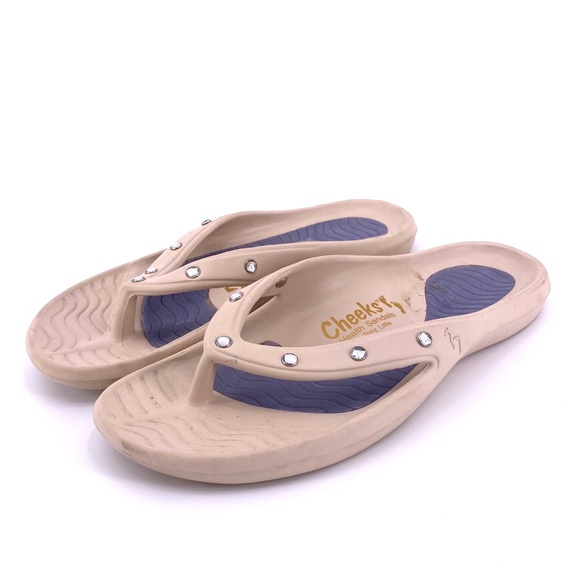 tony cheeks flip flops